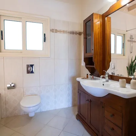 Ionian Luxury * Nikiana